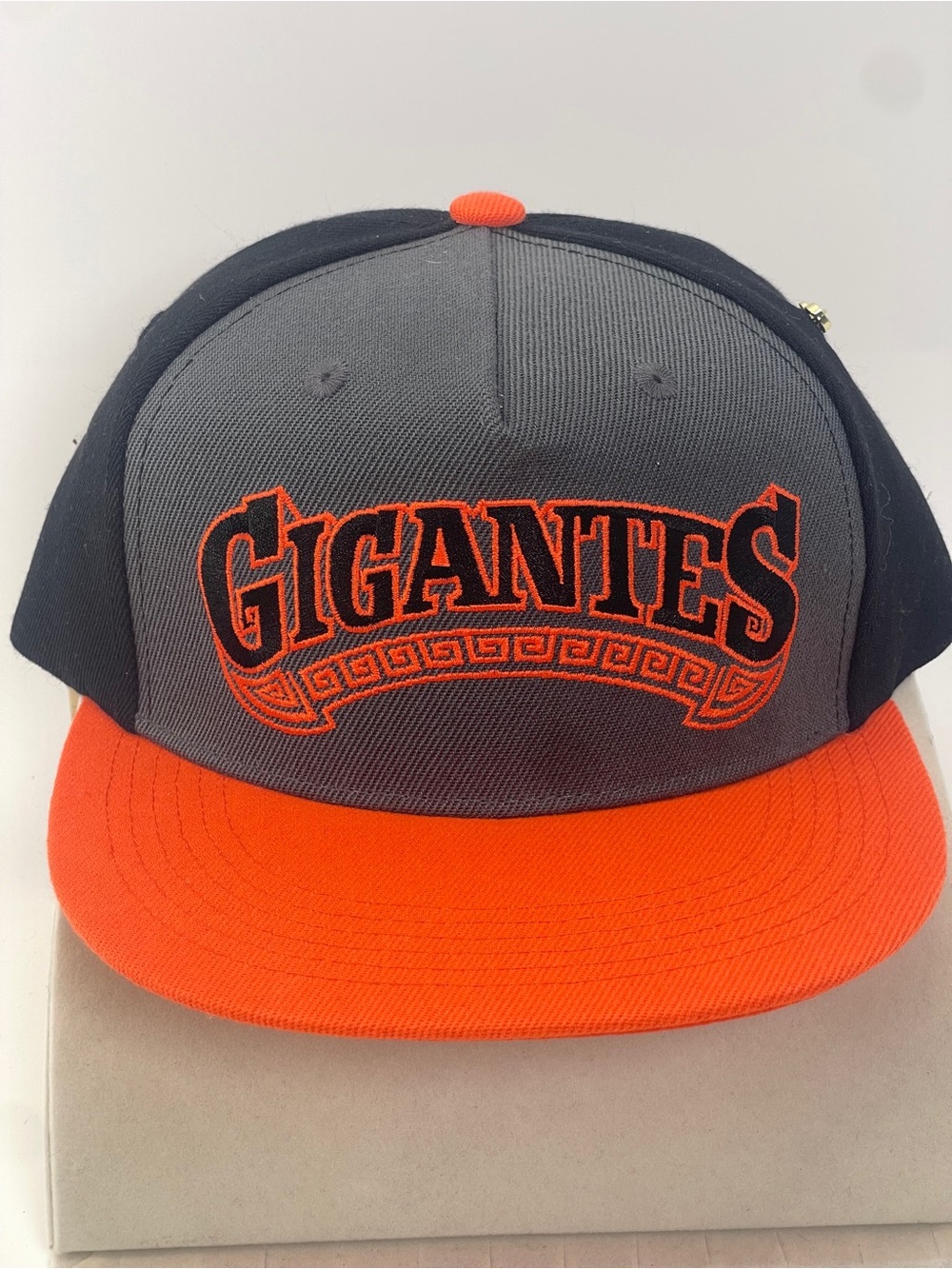 San Francisco “Gigantes” Embroidered Snapback Cap in Gray and Orange
